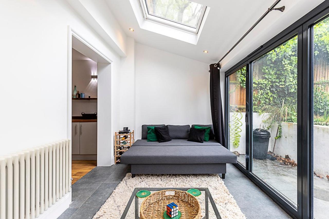 Cosy And Modern Battersea Apartamento
